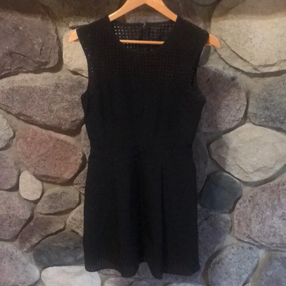 G1- small- Beautiful elegant J. Crew little black dress size 2